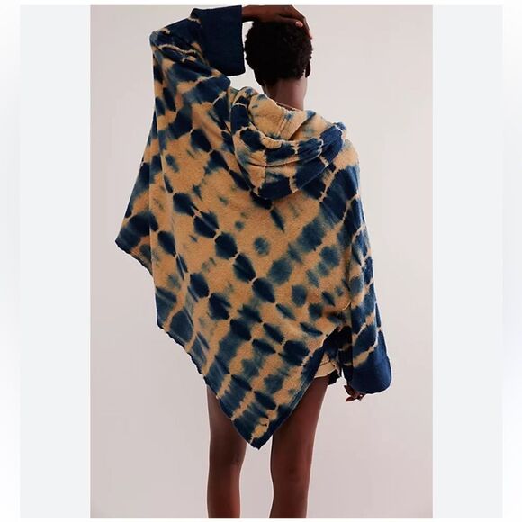 FREE PEOPLE
High Tide Sweatshirt M/L $198 - Picture 2 of 5